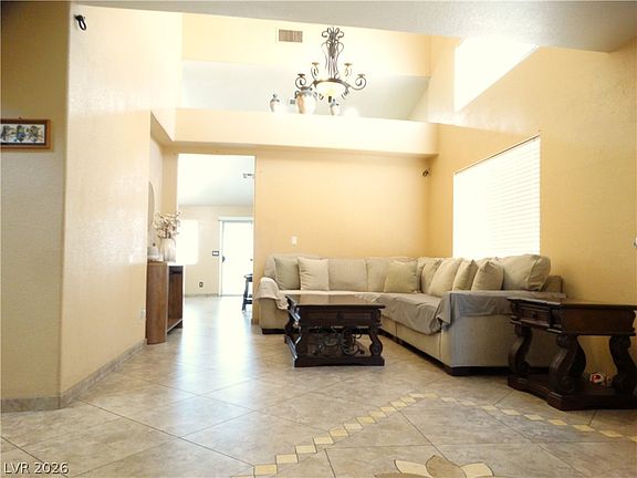 4th image of 2367 Monterey Pine Dr