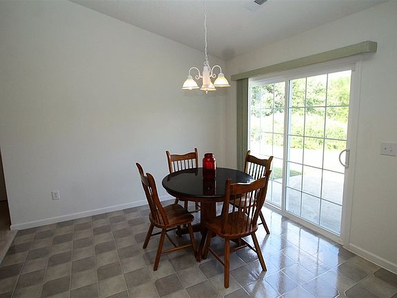 3rd image of 117 Chicoma Dr