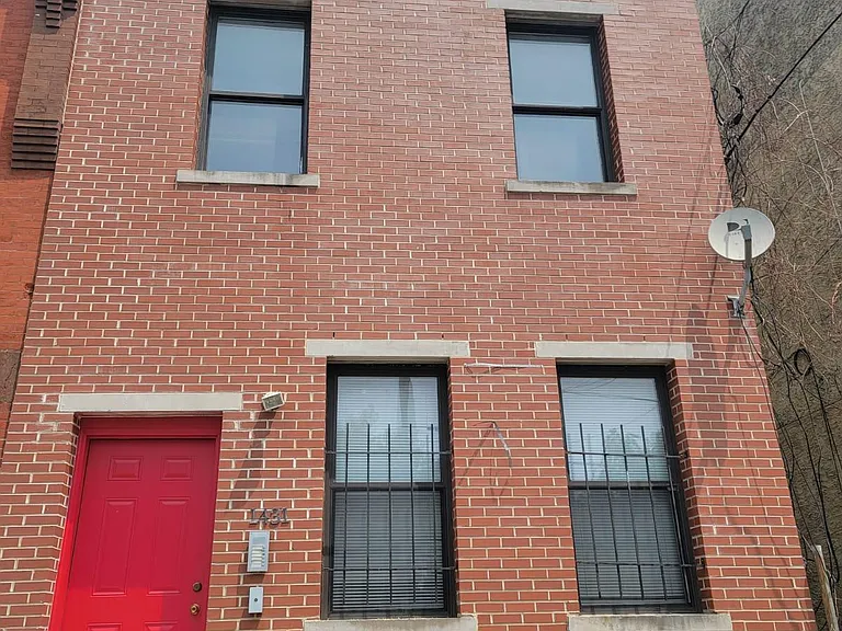 1431 W Tioga St #1 — Photo 2