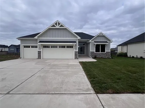 32278 W 165th St, Gardner, KS 66030