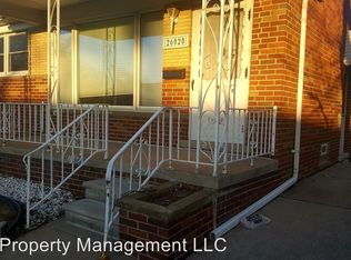 26020 Groveland St, Roseville, MI 48066
