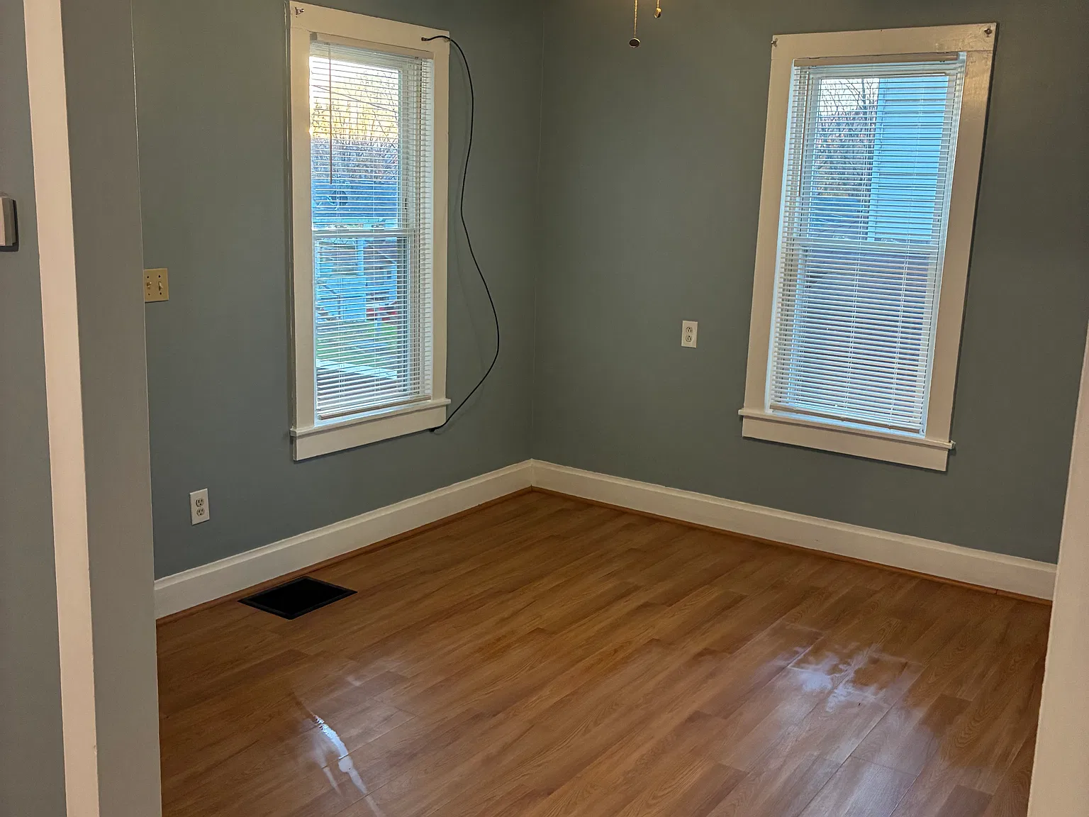 3 bed, 1.5 bath, 1500 sqft, $950 — Photo 3