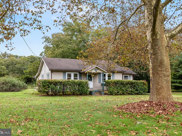 733 W Forest Grove Rd, Vineland, NJ 08360
