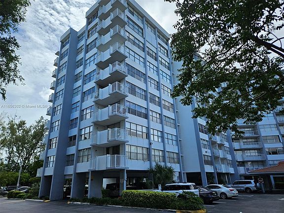 4th image of 1300 NE Miami Gardens Dr APT 1020E