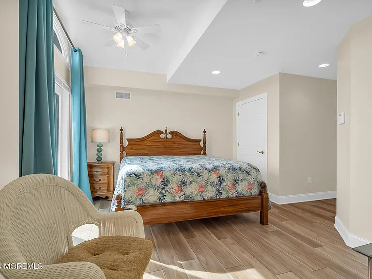 21 Blaine Ave #11 — Photo 21