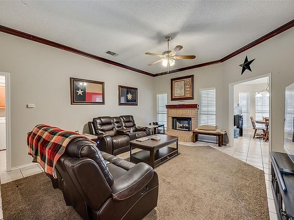 5th image of 1205 Westbriar Dr