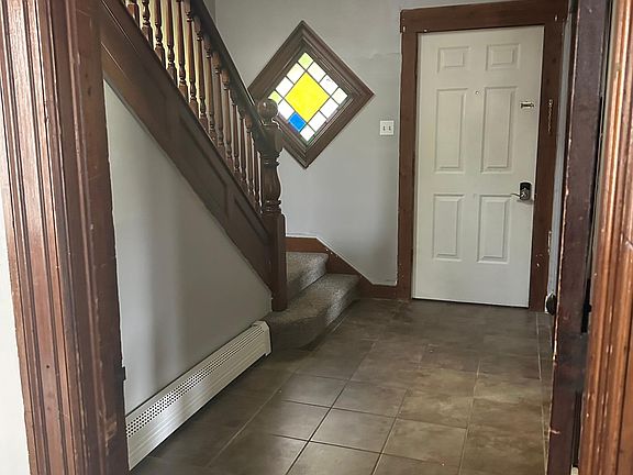 5th image of 504 Main St Floor 1