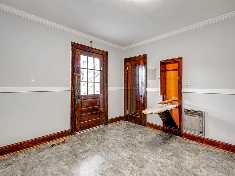 710 Forest Ave #1 — Photo 12