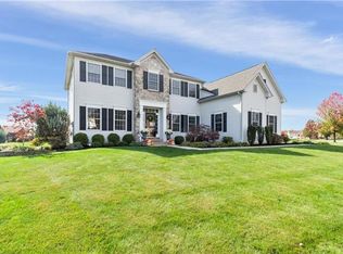 4548 Shadowstone Dr, Easton, PA 18040
