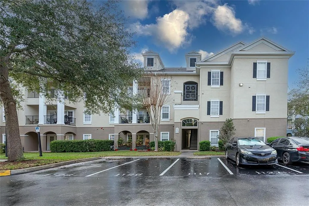 2 bed, 2.0 bath, 1036 sqft, $1,700 — Photo 1
