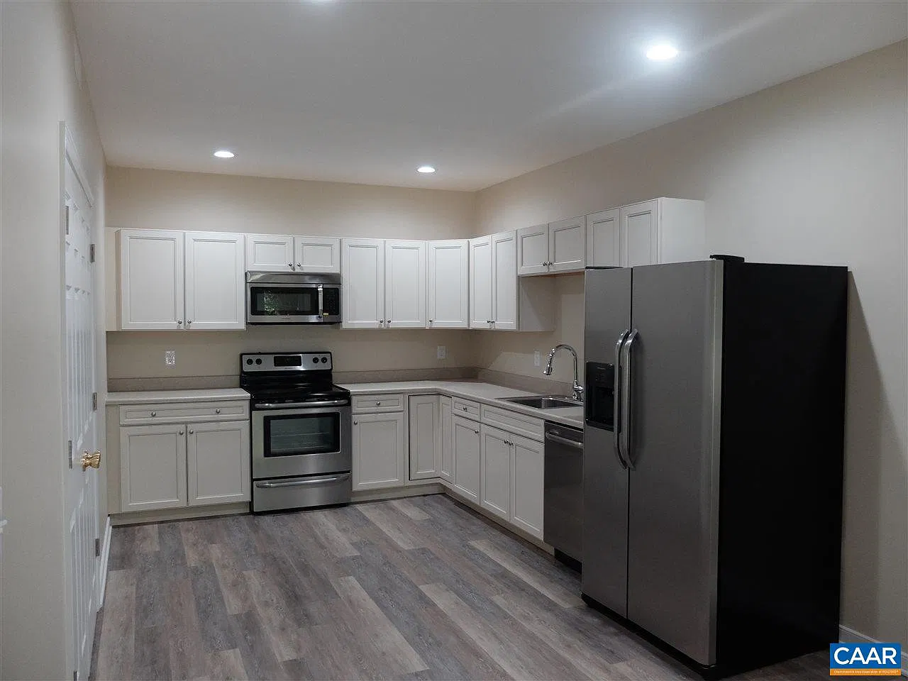 1 bed, 1.0 bath, 1200 sqft, $1,600 — Photo 3