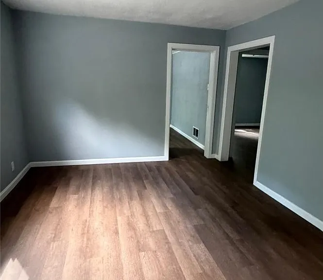 1021 California Dr — Photo 15