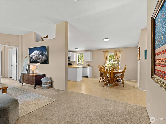 4th image of 1401 Elk Heights Road