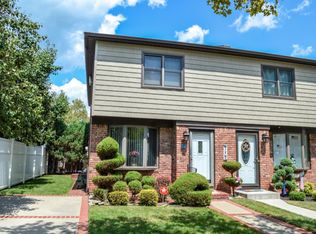 17 Walker Ct, Staten Island, NY 10312
