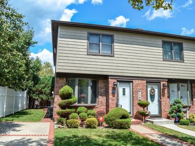 17 Walker Ct, Staten Island, NY, 10312