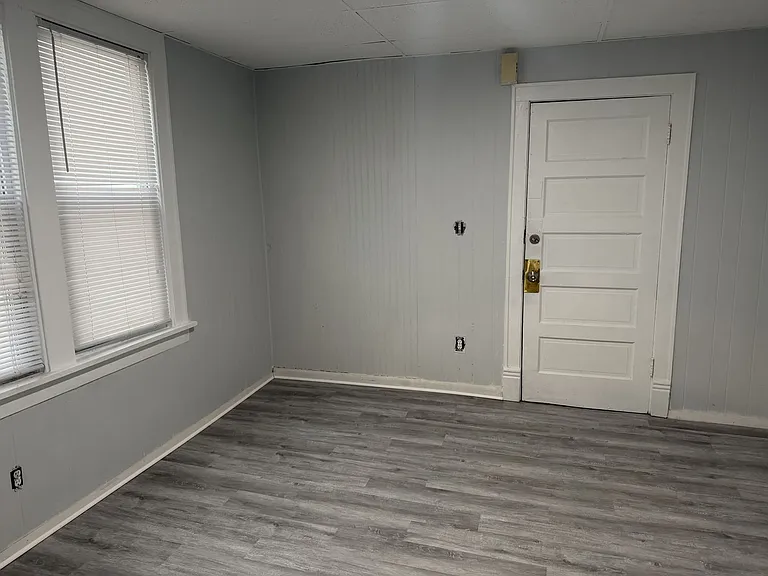 8531 S Burley Ave #1R — Photo 6