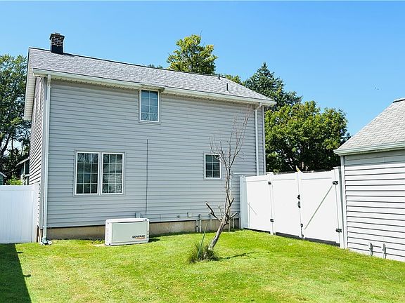 4th image of 833 92nd St