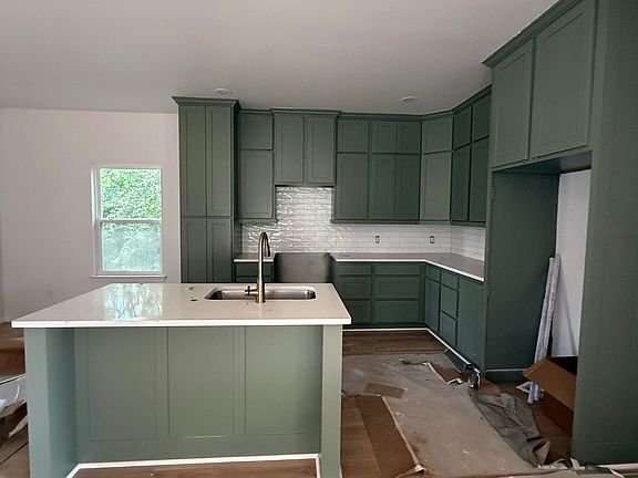 3rd image of 207 W Aldine St