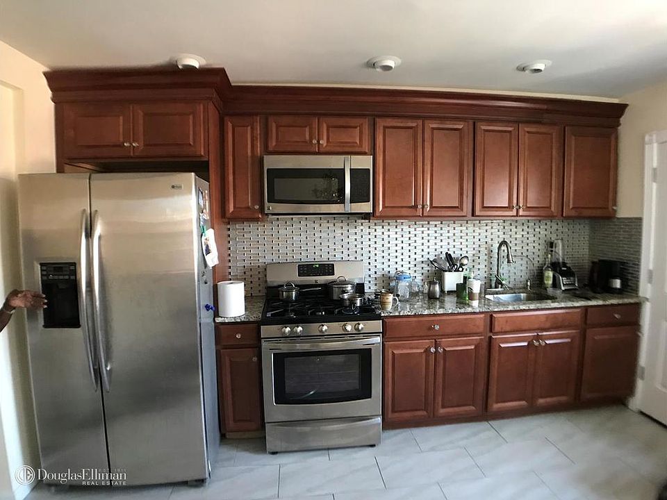 1st image of 1133 E 103rd St #2