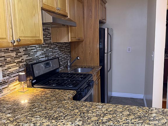 5th image of 51 Essex St APT H