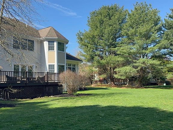 2nd image of 845 Emerson Gdns