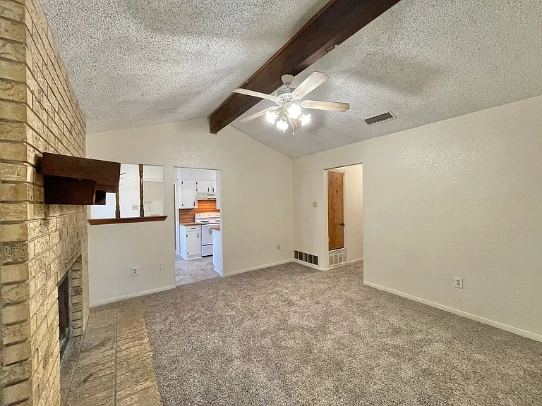 2402 Kirk Cir — Photo 4
