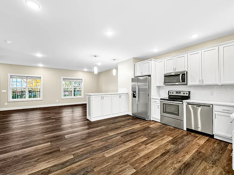 Highland Pointe — Photo 11
