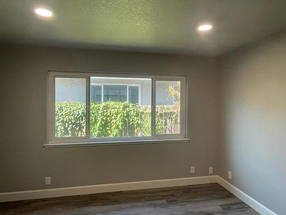 5th image of 5012 Venuto Way