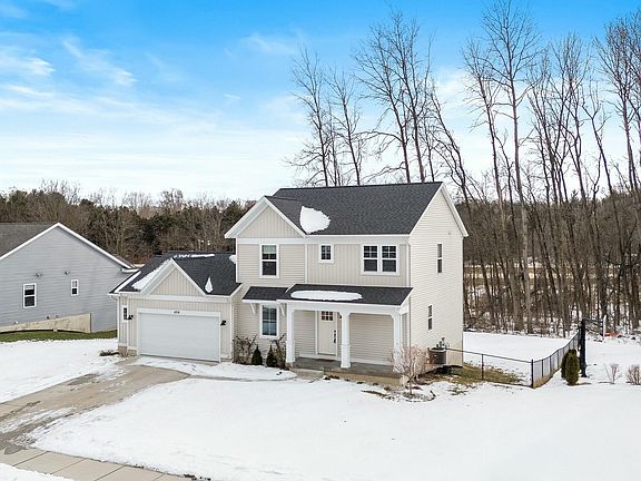 3rd image of 494 Windchime Dr