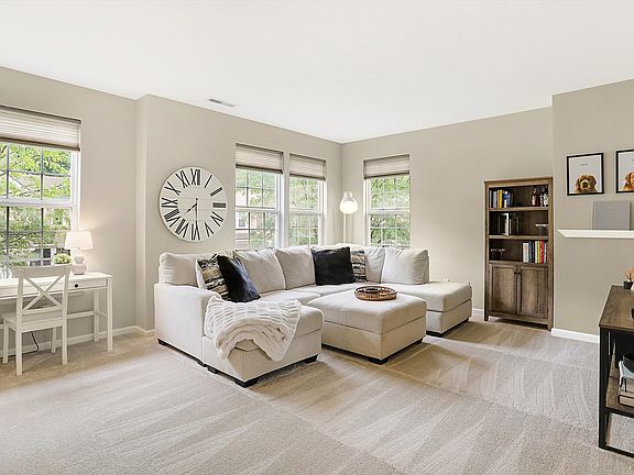 4th image of 5672 Brownstone Dr