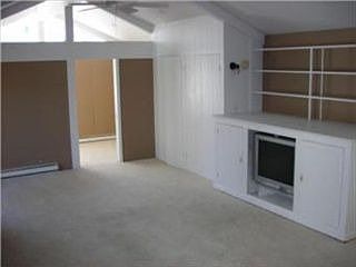 4th image of 3927 W 72nd Ter