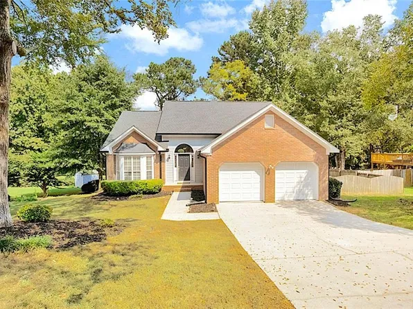 1814 Emerson Lake Cir, Snellville, GA 30078