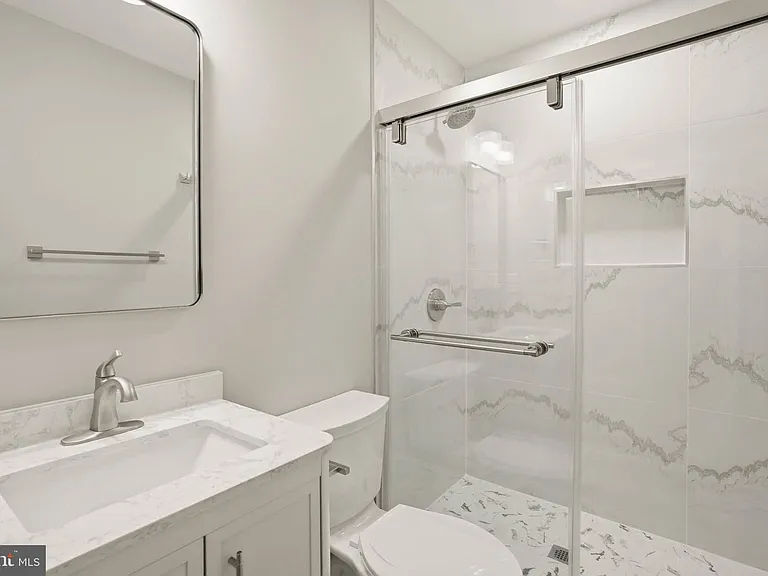 1382 Almond Dr — Photo 18