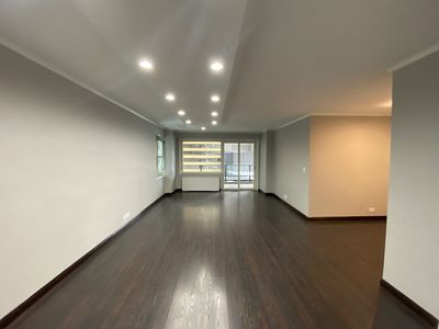 159 W 53rd St APT 22B, New York, NY, 10019