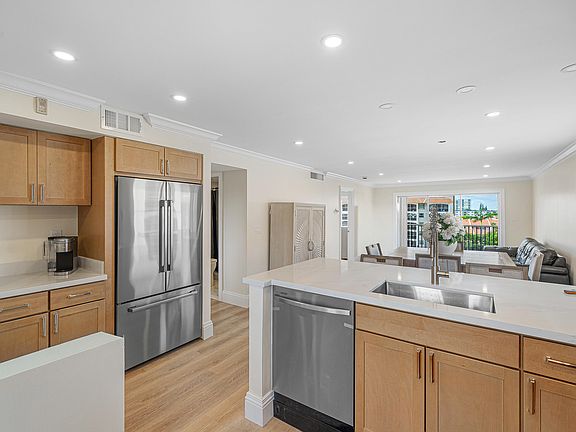 4th image of 2871 N Ocean Blvd APT F425