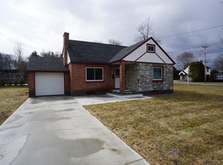 4 Sampson Pkwy, Pittsfield, MA 01201