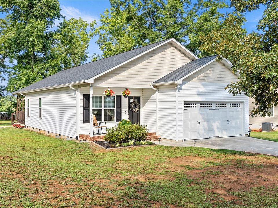 1st image of 104 Tillotson Rd