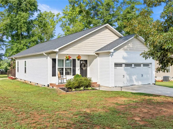 104 Tillotson Rd, Anderson, SC 29621