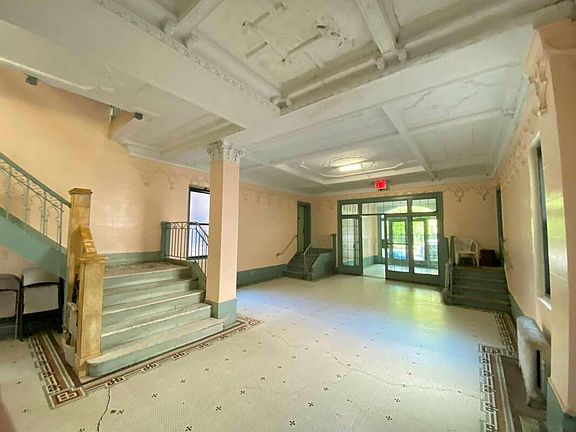 5th image of 115 Parkside Ave #19