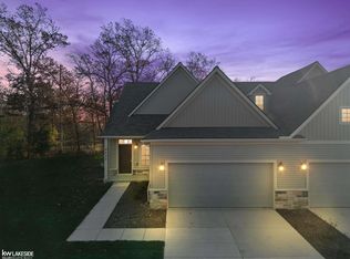 8037 Bridgestone Blvd #1, White Lake, MI