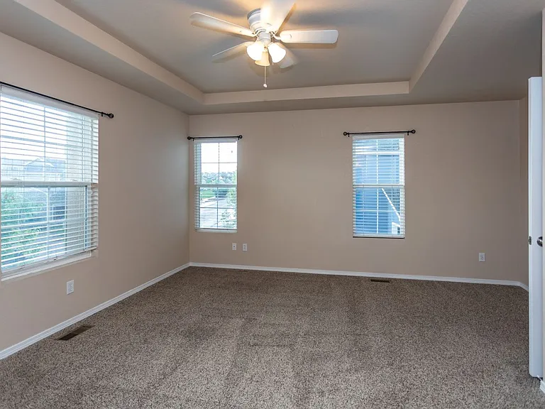 6563 Silverwind Cir — Photo 25