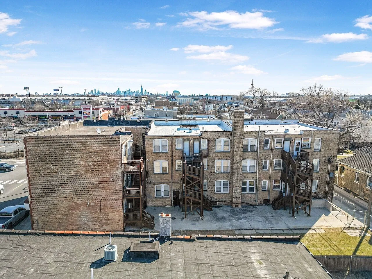 1 bed, 734 sqft, $1,200 — Photo 2