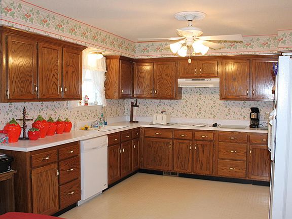 4th image of 198 Hillcrest Dr
