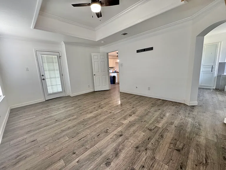 14410 Mangold Ln — Photo 16