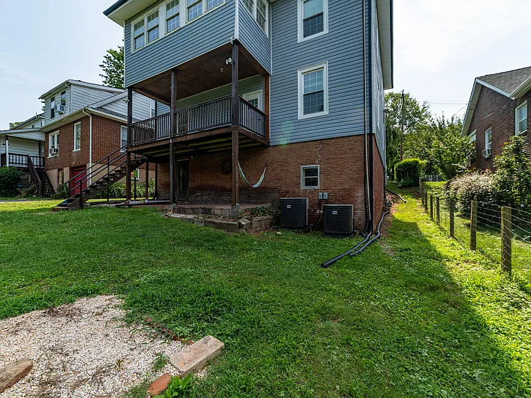310 Sussex St — Photo 5