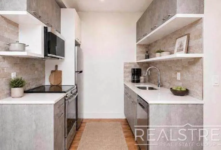 1526 Park Pl #2F — Photo 2
