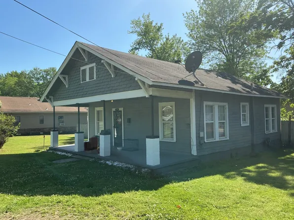 716 N 7th St, Paris, AR 72855