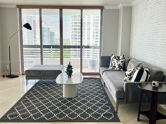 4th image of 3600 Mystic Pointe Dr APT 1401