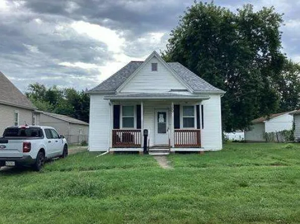 120 S Wilson St, Clinton, IL 61727