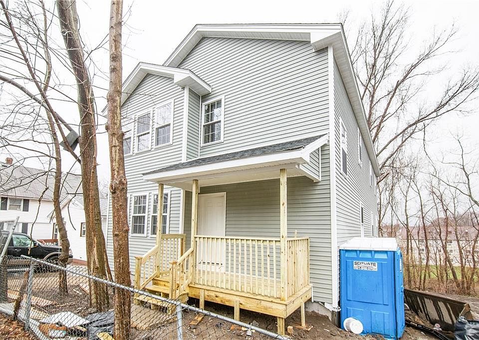 2nd image of 700 Charles St